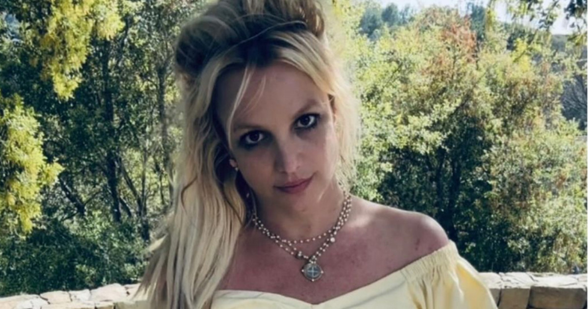 Britney Spears: “Io in lacrime, costretta a raccogliere rifiuti nel mio quartiere”. La punizione dei genitori dopo aver perso la verginità