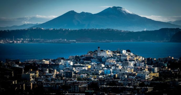 Campi Flegrei, rischio di “allerta arancione”