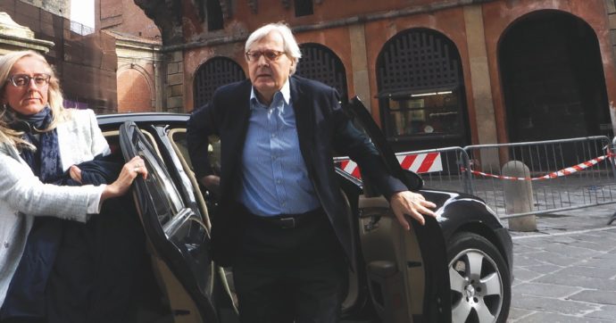 Sgarbi, parla l’autista abbandonato all’autogrill: “Per 1.500 euro voleva il mio silenzio”