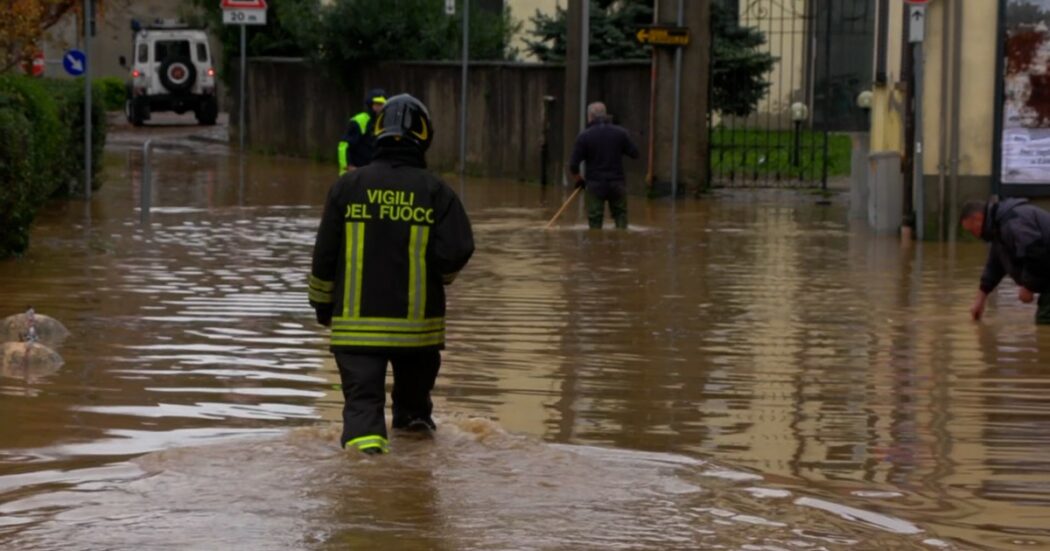 Nubifragi in Lombardia, esonda anche il torrente Tarò: la cittadina di Meda è sommersa – Video