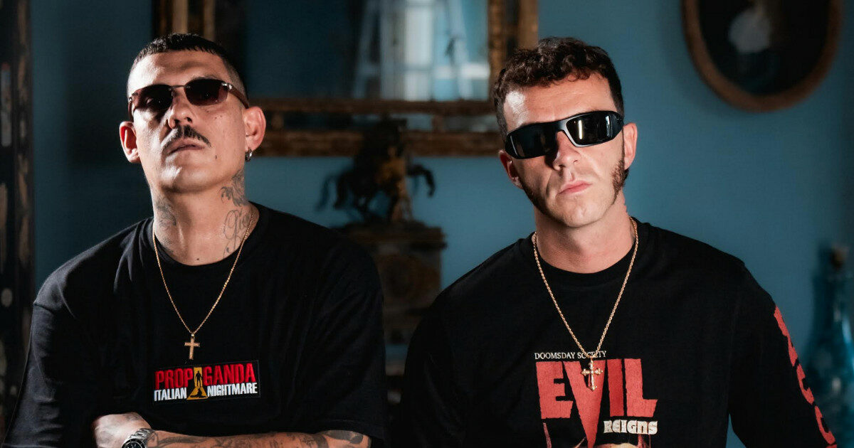 Salmo e Noyz: “I rapper pischelli? Per forza fanno delle cose di me**da e cantano in playback: non hanno tempo di imparare a fare i live”. Ecco l’album horror “Cvlt”