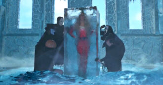 Copertina di Mariah Carey “si scongela” per il Natale: il video autoironico post-Halloween della cantante