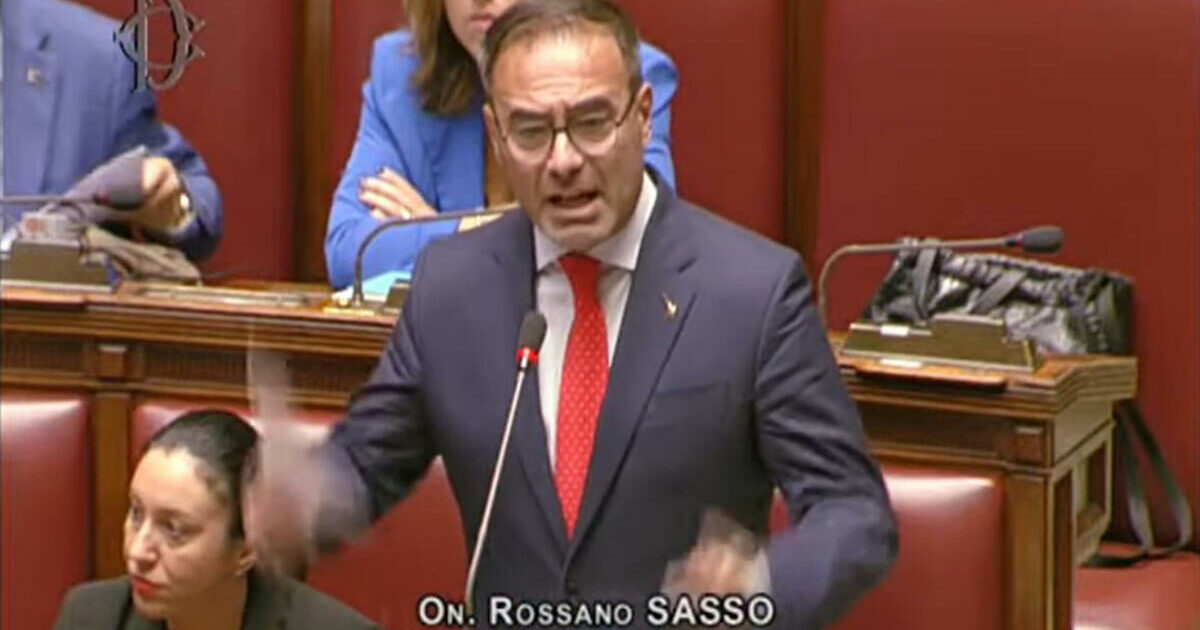 “Dio, patria e famiglia non è uno slogan ma un credo”, l’intervento dell’ultra-leghista Sasso in Aula – Video