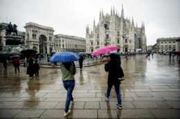 Copertina di La tempesta Ciaran colpisce l’Italia al Nord e al Centro: scuole, strade e parchi chiusi. Da Milano a Venezia: tutte le misure