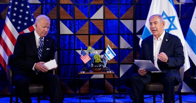 Usa, Biden preoccupato dall’offensiva d’Israele a Gaza: pieno sostegno in pubblico, ma la Casa Bianca teme pesanti conseguenze elettorali