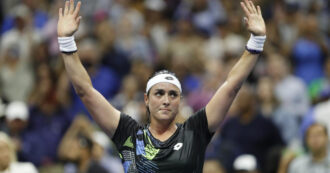 Copertina di La tennista Ons Jabeur donerà il suo premio alla popolazione di Gaza. “Non è politica, è umanità”, ha detto in lacrime