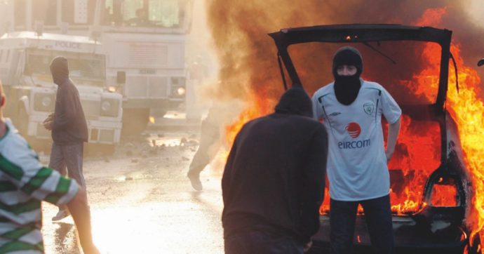 Copertina di L’Ira funesta a Dublino: mucche, legno e bombe