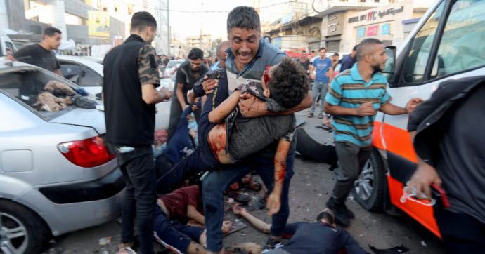 Gaza, smettiamola di fare ‘la scorta’ al genocidio dei palestinesi