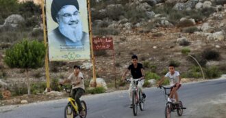 Copertina di Chi è Nasrallah, il leader libanese di Hezbollah: dalla retorica anti-israeliana alle alleanza in Medio Oriente