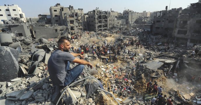 Copertina di Israele, 10 mila morti in un mese come in 2 anni di Ucraina