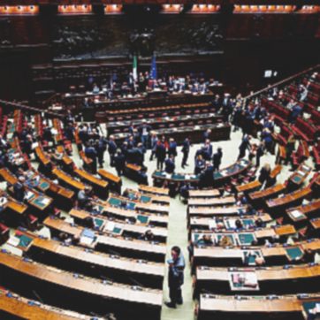 Sei mesi di lavoro gratis: il tirocinio alla Camera per “studenti meritevoli”