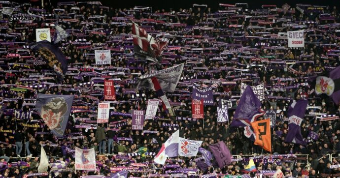 Fiorentina-Juve si gioca: “Agenti non sottratti all’alluvione”. Lega serie A sotto accusa, Renzi: “Politica subalterna al calcio”