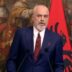 Copertina di Albania, il concerto di Kanye West è un flop: pochi biglietti venduti (troppo cari), Edi Rama stanzia 4 milioni per non farlo saltare. E scoppia la protesta