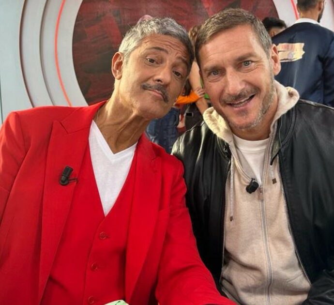 “Viva Rai 2”, Francesco Totti a e la telefonata in diretta con Spalletti: Fiorello sigla la pace tra i due