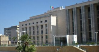Copertina di Arrestato commesso giudiziario della Procura di Palermo: “Passava atti, fascicoli e informazioni ai criminali sotto indagine”