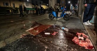 Copertina di Rissa tra ultras di Milan e Psg sui Navigli a Milano: grave un francese, feriti alcuni agenti – Video