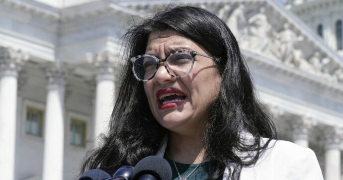 La Democratica Rashida Tlaib censurata dalla Camera Usa per dichiarazioni su Gaza: “Potete silenziare me, ma non le voci dei palestinesi”