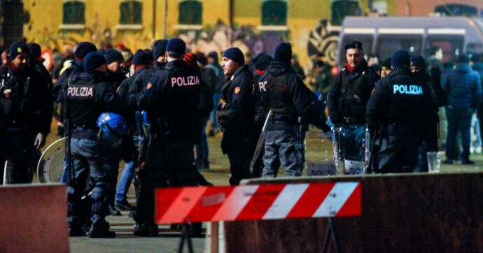 Guerriglia a Napoli tra gli ultras dell’Union Berlino e la polizia: arrestati 11 tedeschi