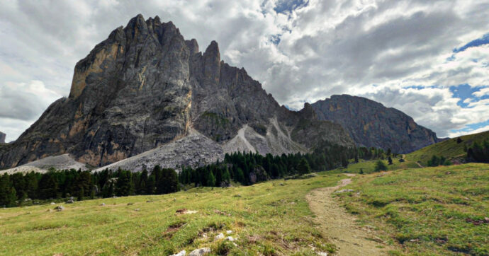 “Salviamo le Dolomiti”, nuovo impianto di risalita ai piedi del Sassolungo: 50mila firme per il no. La proposta: “Diventi parco naturale”