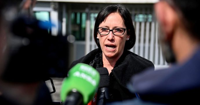 “Cucchi tr**a, archiviare l’hater”  Lei accusa: non l’hanno cercato