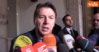 Copertina di Accordo Italia-Albania, Conte attacca il governo: “Una deportazione di massa temporanea che ci costerà tantissimo”