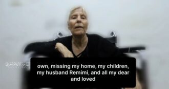 Copertina di Gaza, il video diffuso dalla Jihad islamica con una donna 77enne e un ragazzo di 13 anni presi in ostaggio il 7 ottobre