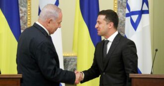 Copertina di Attivisti e prof ucraini contro la linea pro Israele di Zelensky: “Noi invasi come i palestinesi”