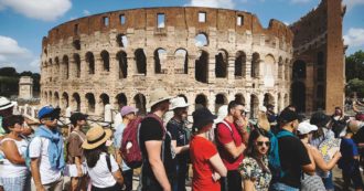 Copertina di La biglietteria del Colosseo alla Rear, coop (commissariata) del deputato dem Laus