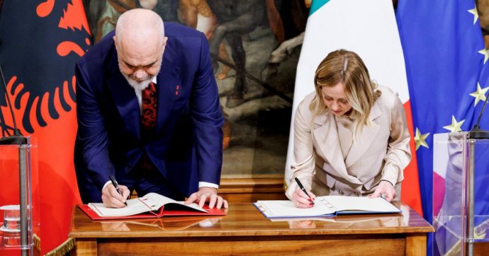 Migranti, accordo Italia-Albania: c’è il via libera del Consiglio dei ministri. Cosa prevede