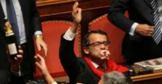 Copertina di Nino Strano, morto l’ex senatore che mangiò la mortadella in Aula per festeggiare la fine del governo Prodi