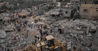 Copertina di Il direttore dell’ospedale al-Shifa: “Pronti a evacuare se Israele lo consente”. Scholz contrario ad un cessate il fuoco “immediato”