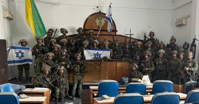 Copertina di I soldati di Tel Aviv nel Parlamento. “Hamas sconfitta”