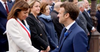 Copertina di Parigi, sindaca in “vacanza” tre settimane e Macron pensa al commissariamento