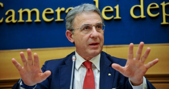 Prima di mollare, De Luca nominerà i vertici sanitari campani: per noi medici Isde la soluzione è Sergio Costa