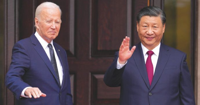 Copertina di Capitalisti Usa pazzi per Xi, ma Biden gli dà del “dittatore”