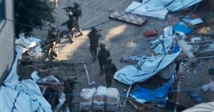 Gaza, la diretta – Interrotte tutte le telecomunicazioni. Trovato il cadavere di una donna ostaggio vicino all’ospedale Al-Shifa