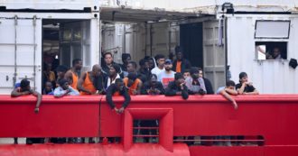 Copertina di Fatto un soccorso di troppo: fermo e multa a nave Ong