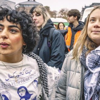 Copertina di A sinistra e filo-palestinese: Greta divide gli eco-attivisti