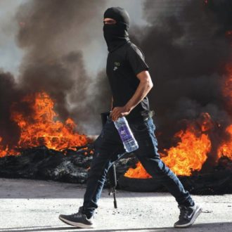 Copertina di Jenin come Gaza: assalto dei coloni con armi e bulldozer