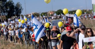 Copertina di Diario da Tel Aviv – “Abbandonati dal governo”. Migliaia in marcia per stanare Bibi