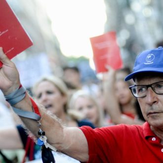 Copertina di Agenda rossa, Salvatore Borsellino: “Paolo annotava tutto: in quelle pagine ci sono le ragioni della  strage”