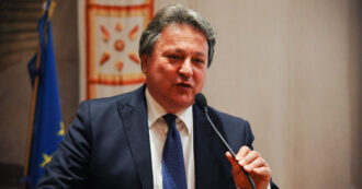 Copertina di Claudio Fazzone, il senatore di Forza Italia indagato per corruzione: ma per usare le intercettazioni serve l’ok di palazzo Madama