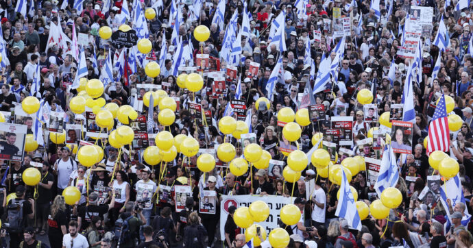 Strage di sfollati a Jabalia Piazze contro Netanyahu