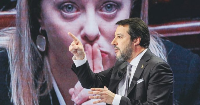 La fase liquida della tv italiana e i politici ‘seriali’ come in una fiction
