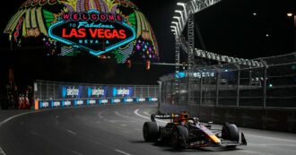 Copertina di F1, Verstappen sbanca anche Las Vegas. Leclerc supera Perez all’ultima curva: è secondo