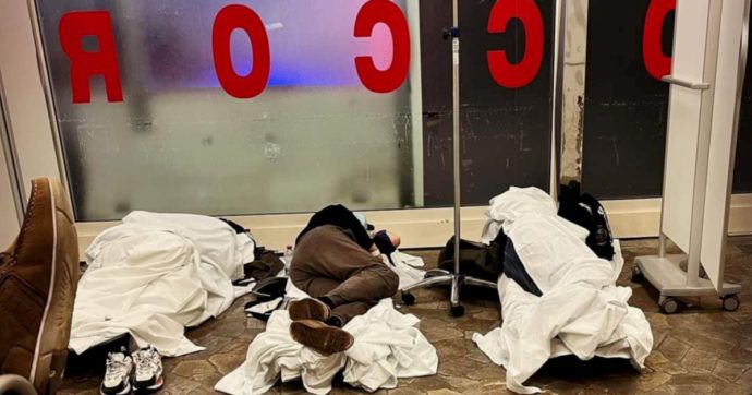 Genova, barelle a terra al pronto soccorso