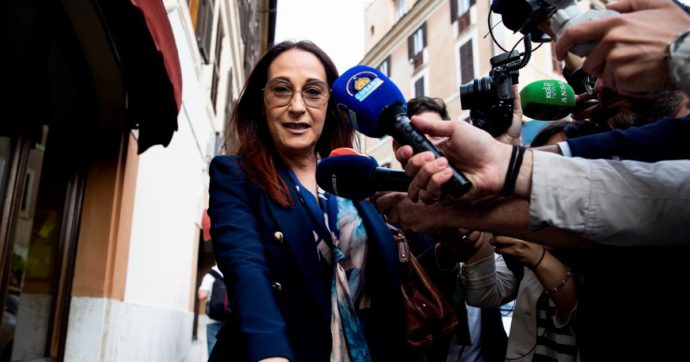 Paola Taverna: “Ora a destra volano insulti: battiamoli, ma no ad accrocchi”