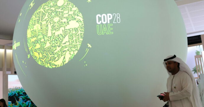 Copertina di Cop 28, obiettivo zero emissioni nel 2050 (malgrado le lobby)