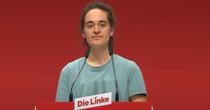 Carola Rackete candidata alle Europee con la Linke: “Non lasceremo l’Europa ai fascisti, non distruggeranno le democrazie”