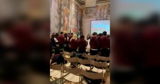 Copertina di Il “rumore” per Giulia Cecchettin arriva anche al Senato: la protesta durante una conferenza stampa sulla violenza di genere – Video